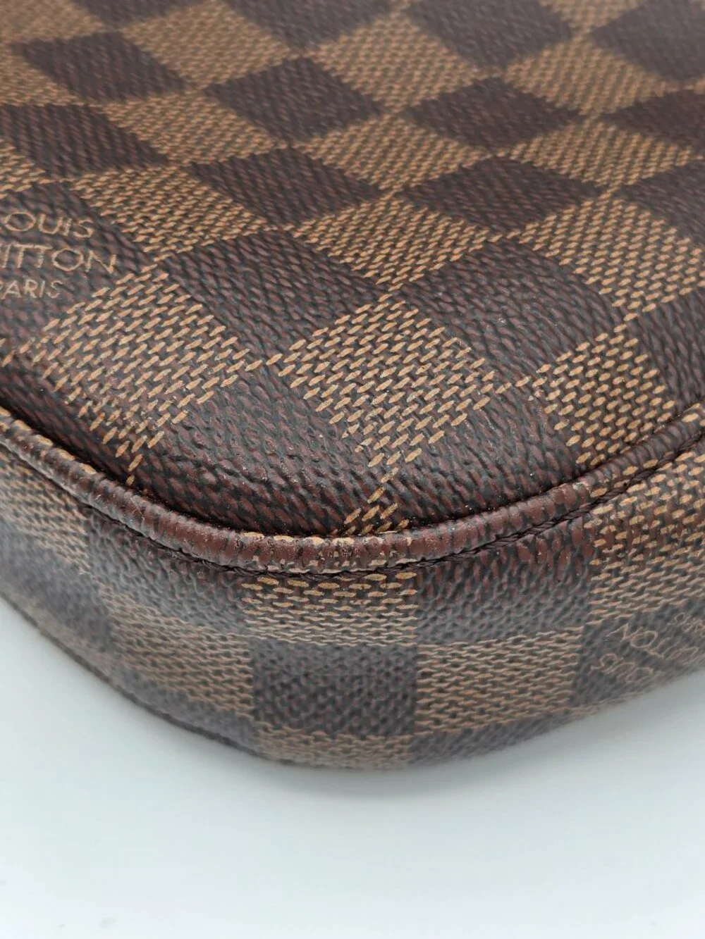 Louis Vuitton South Bank Besace – Damier Ebene Crossbody | Cherry Interior | - Picture 6 of 12
